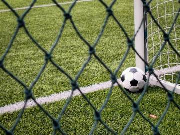 据数据账号Football Meets Data统计，AC米兰本赛季获得意甲前四的概率…｜九游…